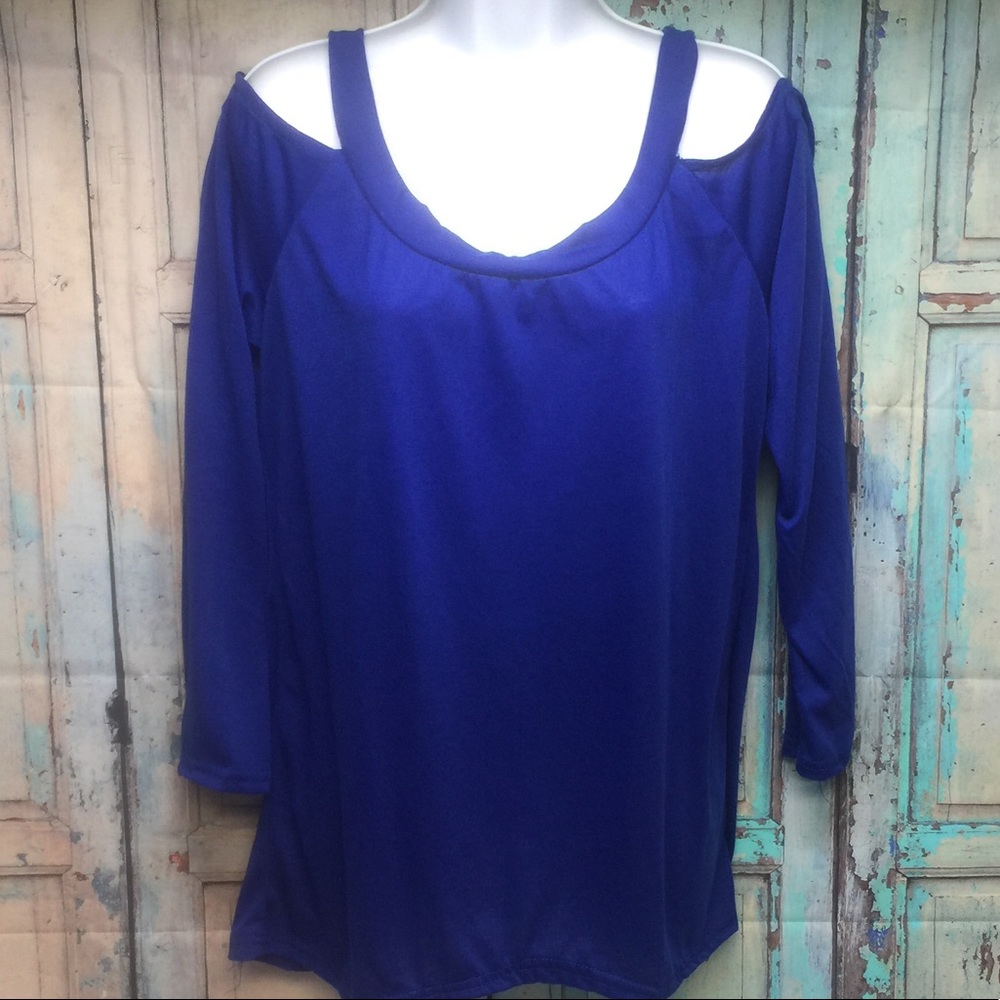 ❤️ Cold Shoulder Long Sleeve Top